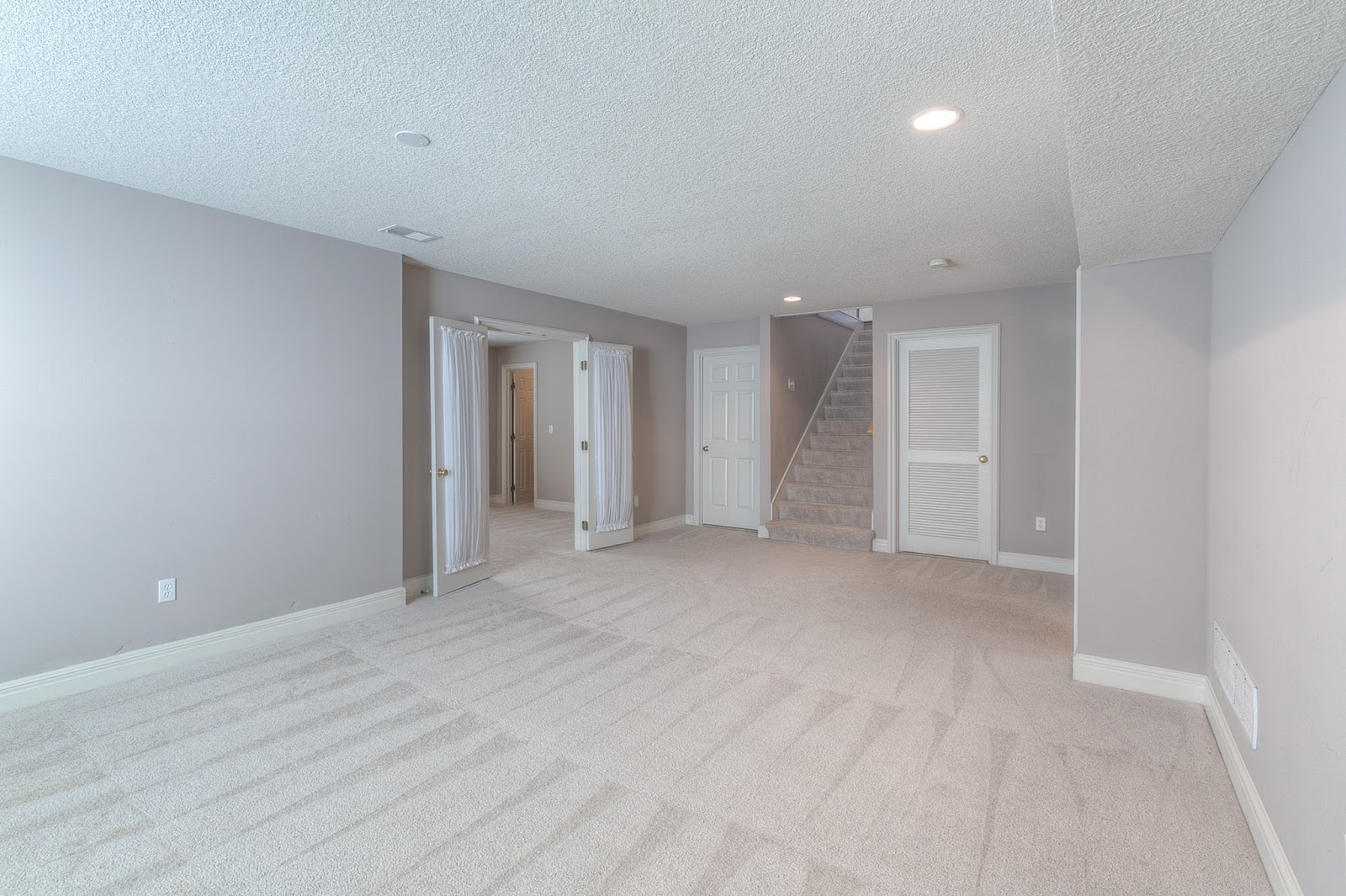 NEW! South Kansas City Maintenance Provided Villa in Newcastle