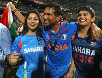 Sachin Tendulkar takes a victory lap along with daughter Sara and son Arjun, India v Sri Lanka, final, World Cup 2011, Mumbai, April 2, 2011