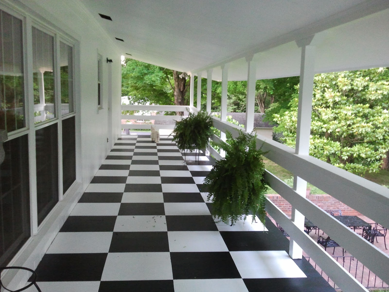 Beeutiful By Design: Black and White Porch