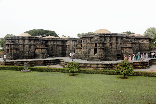 karnataka halebid temple