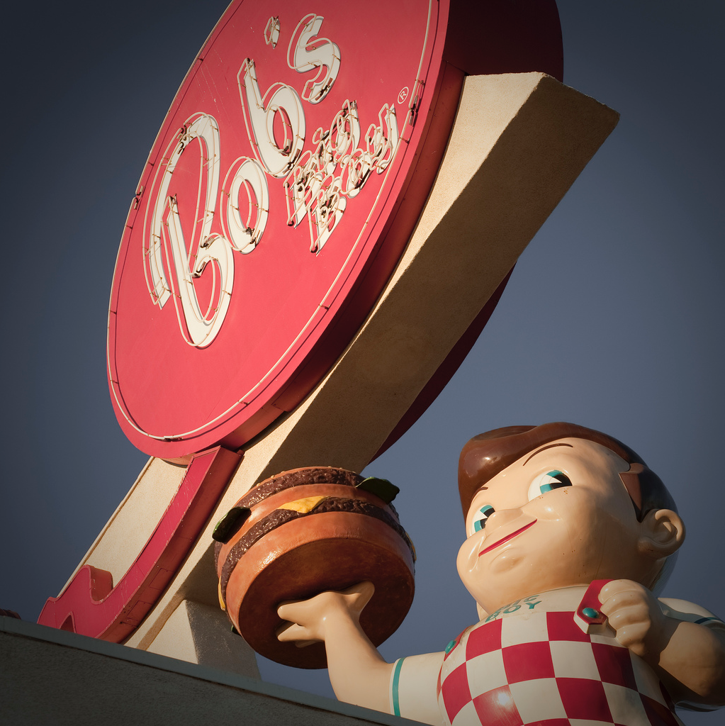 fifties land Bob’s Big Boy Restaurant 7447 Firestone Blvd, Downey