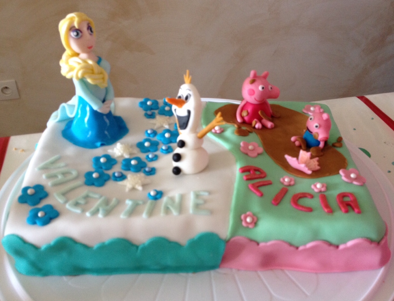 D'Emi-ettes de Bonheur: Gâteau Reine des Neiges + Peppa Pig