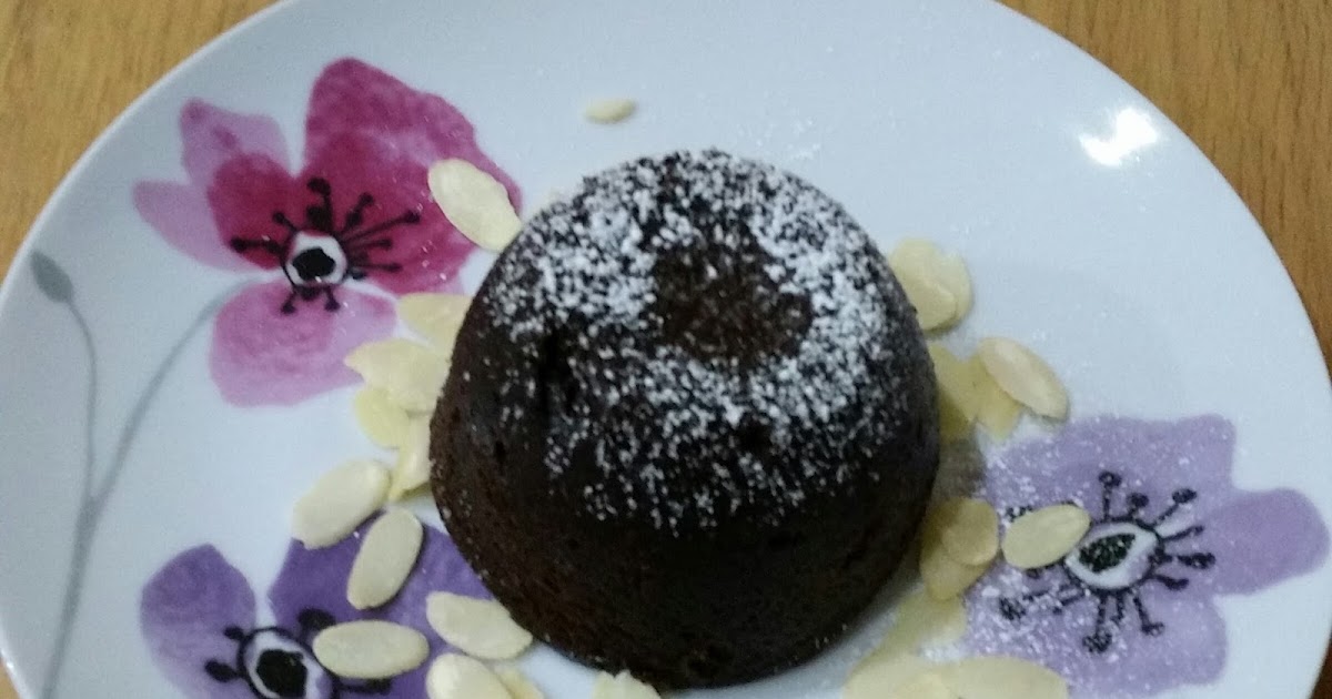 Tarif defterimden yapraklar Sufle ( Çikolata Şelalesi ) (Sıcak Kek)