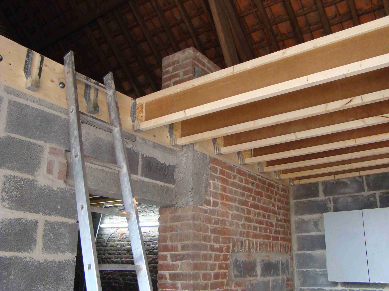 Blog sur la rénovation de notre grange: Pose du gitage