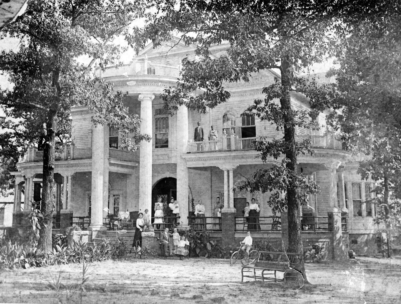 IMAGES OF OUR PAST THE SMITH, RENTZ, CORKER, CURRY, LOVETT HOUSE