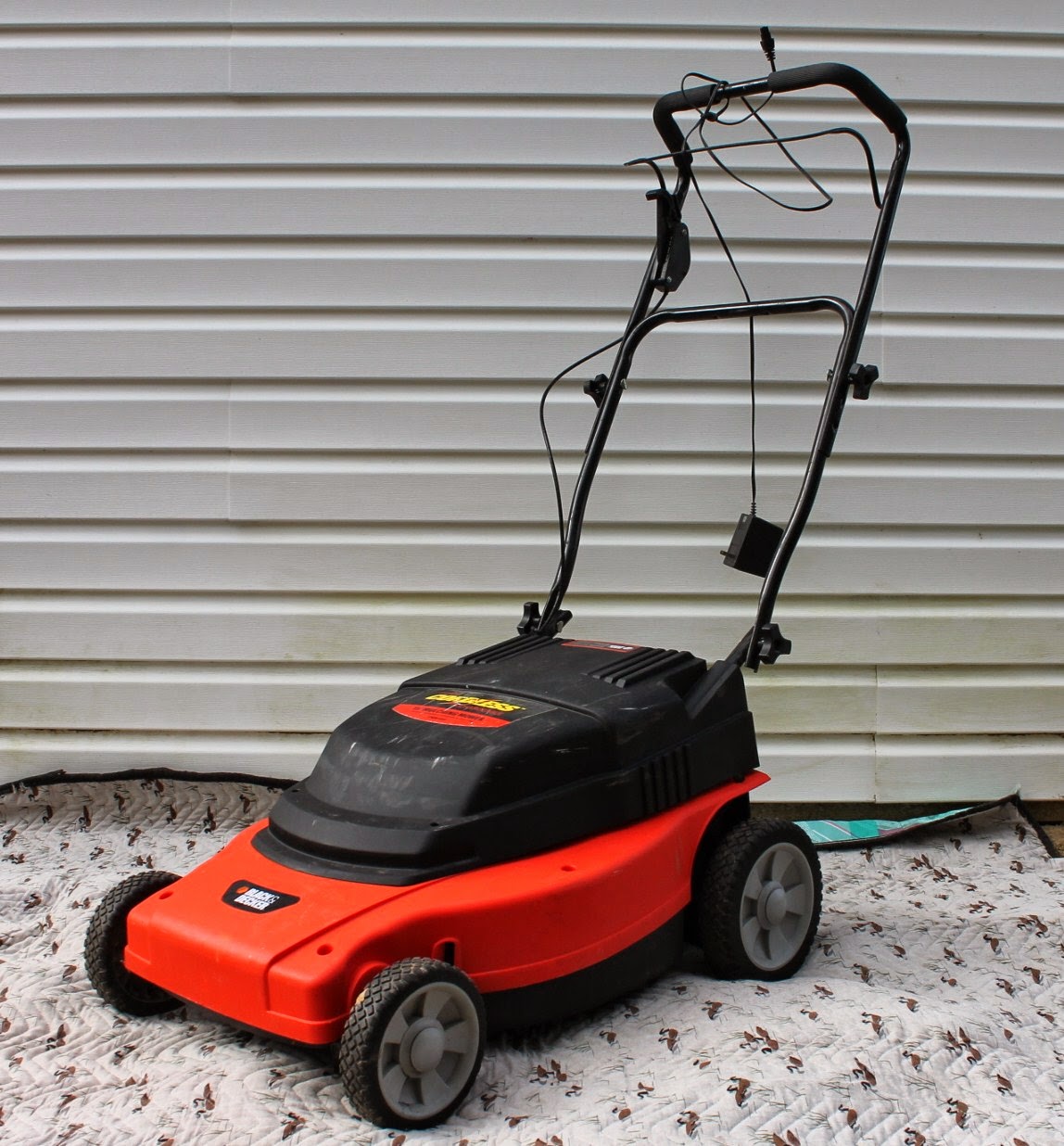IC Church Auction 2013 Black & Decker 19" Mulching Mower