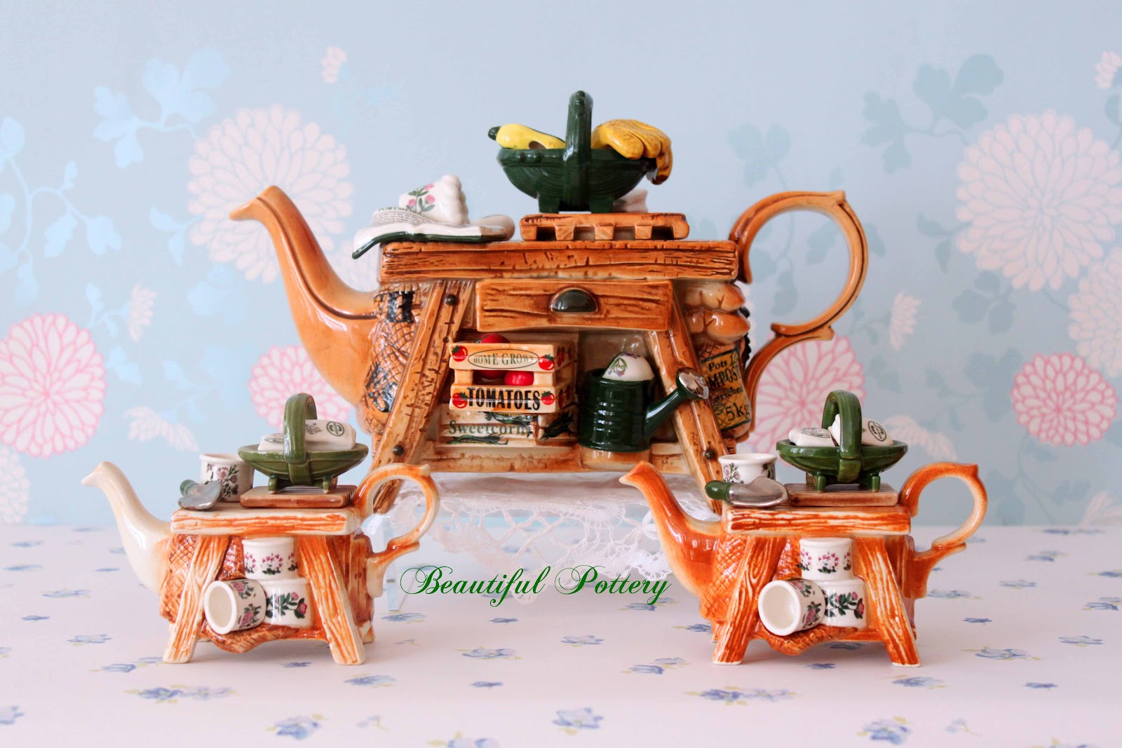 BEAUTIFUL POTTERY Portmeirion Novelty Teapot