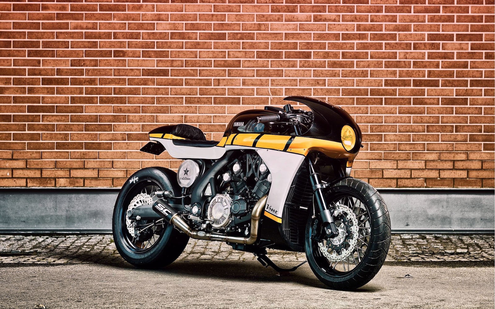 Gasoline V-Max - Inazuma café racer