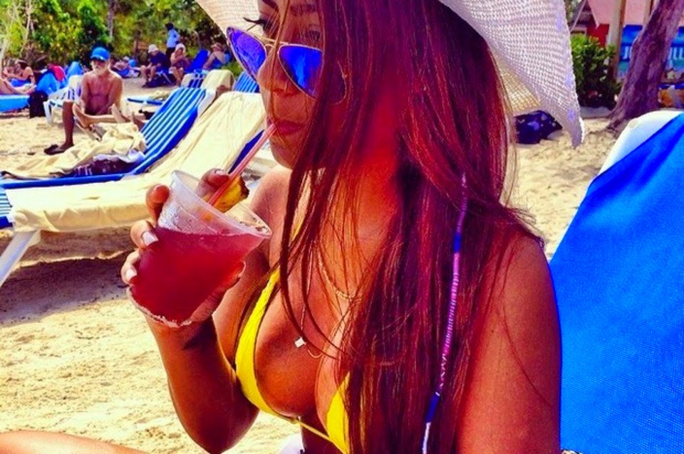 Rafaella Beckran: la bella y sexy hermana de Neymar , jugador del F.C Barcelona , te traemos las imagenes más provocativas de esta joven que arrasa en las redes sociales.