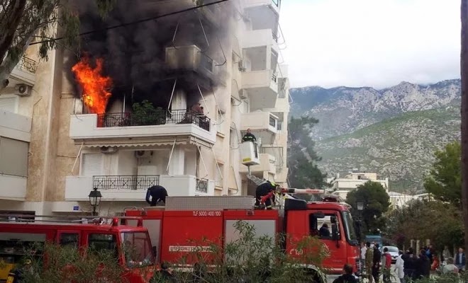 Η μοίρα έπαιξε άσχημο παιχνίδι σε πυροσβέστη: Πήγε να σβήσει τη φωτιά που έκαψε ζωντανή τη μητέρα του Η μοίρα έπαιξε άσχημο παιχνίδι σε πυροσβέστη: Πήγε να σβήσει τη φωτιά που έκαψε ζωντανή τη μητέρα του