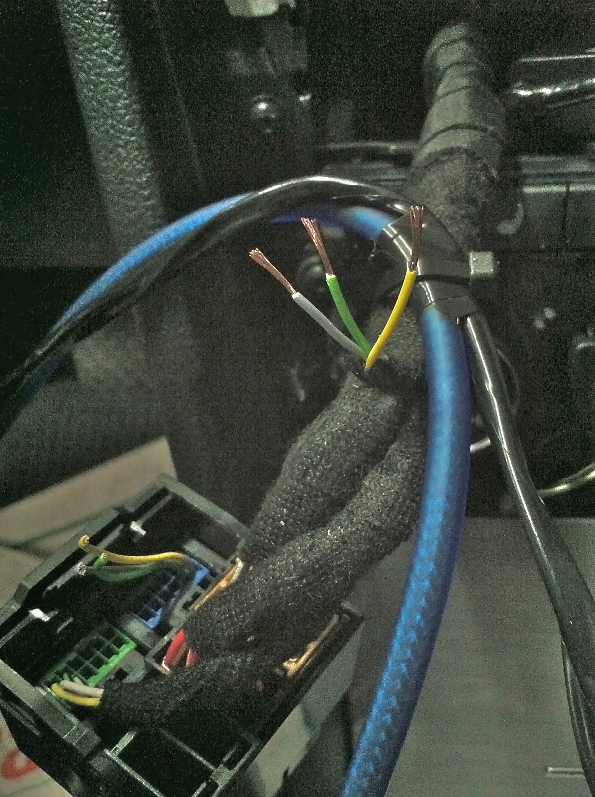 Car Audio Tips Tricks and How To's : 2013 Volkswagen Passat Retaining