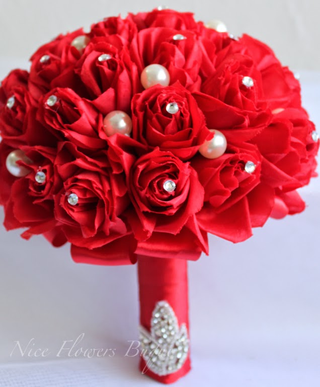 Buque de Flores: Bouquet de noiva artificial