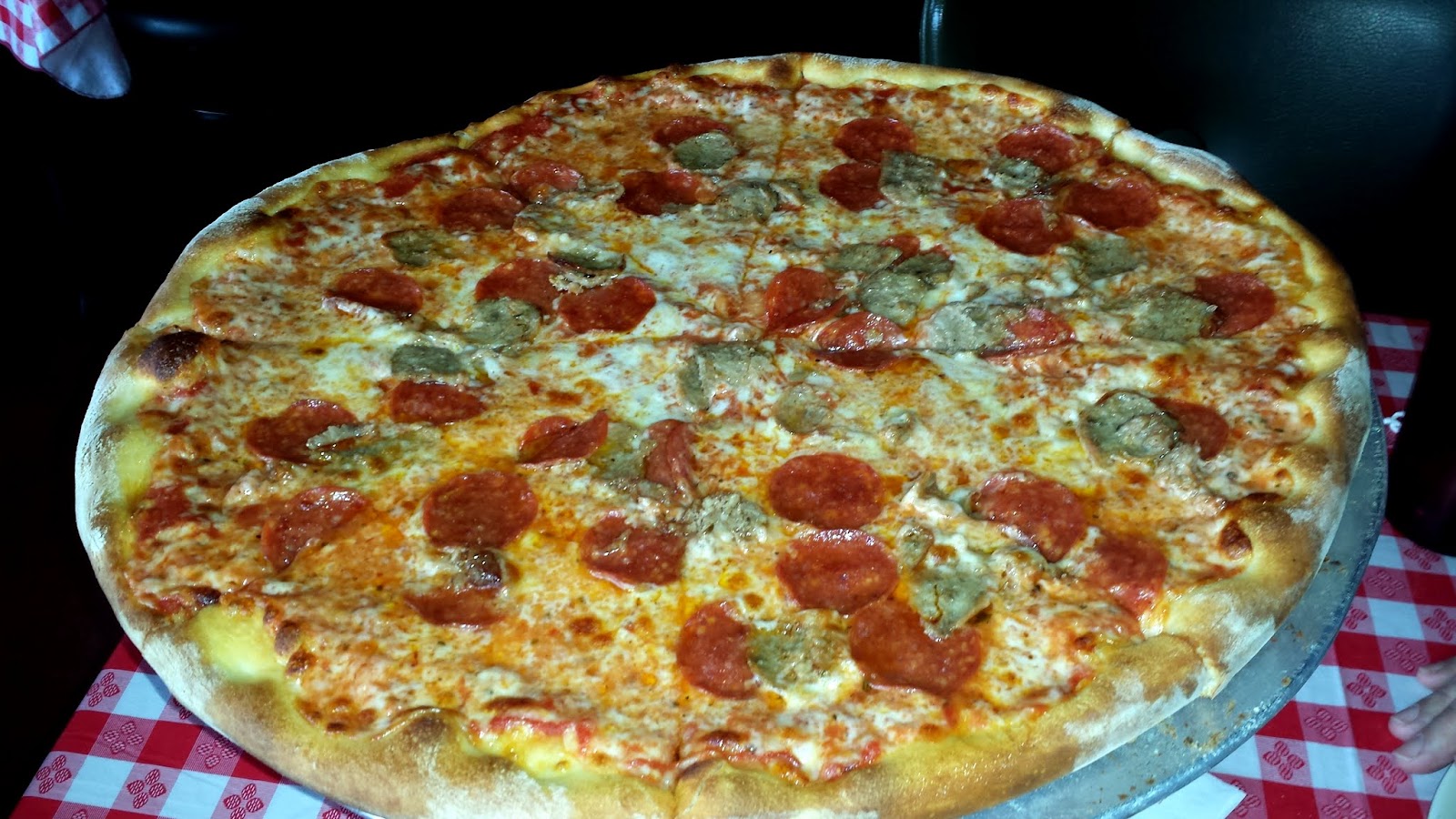 Big Daddy Dave Gavino’s Pizzeria Knoxville Tennessee