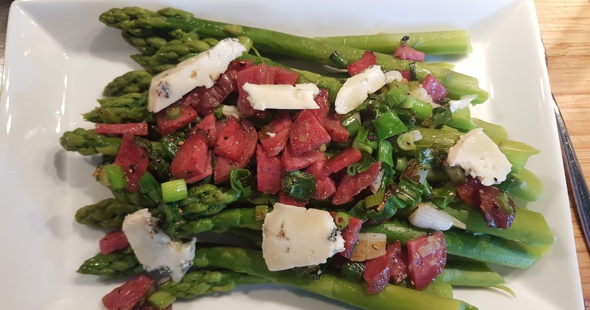 Foodoptions and Flavours Green Asparagus with Salami Topping