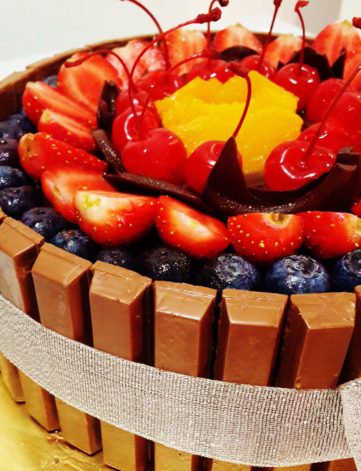 Just Lildaisy ( Ampang ) Kit Kat Cake with Fresh Fruits