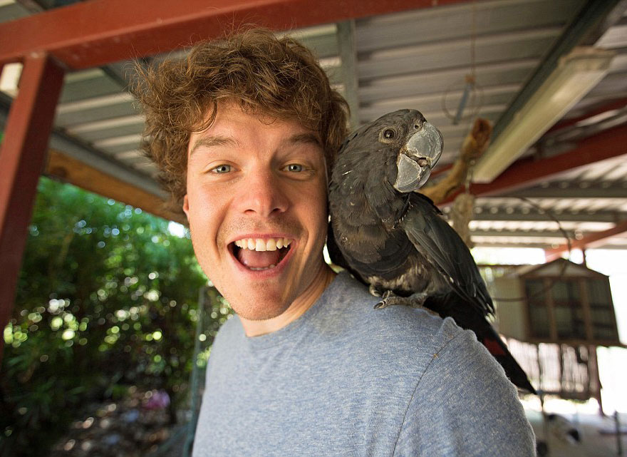 This Man Mastered The Art Of Animal Selfies! One With Parrot Is Priceless!