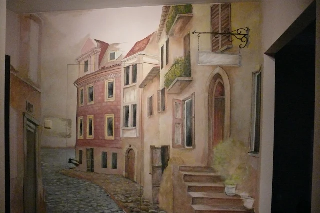 Malarstwo ścienne, Toruń, wąska uliczka w perspektywie