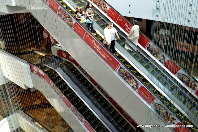TGIFridays ads in Dubai Festival City escalators