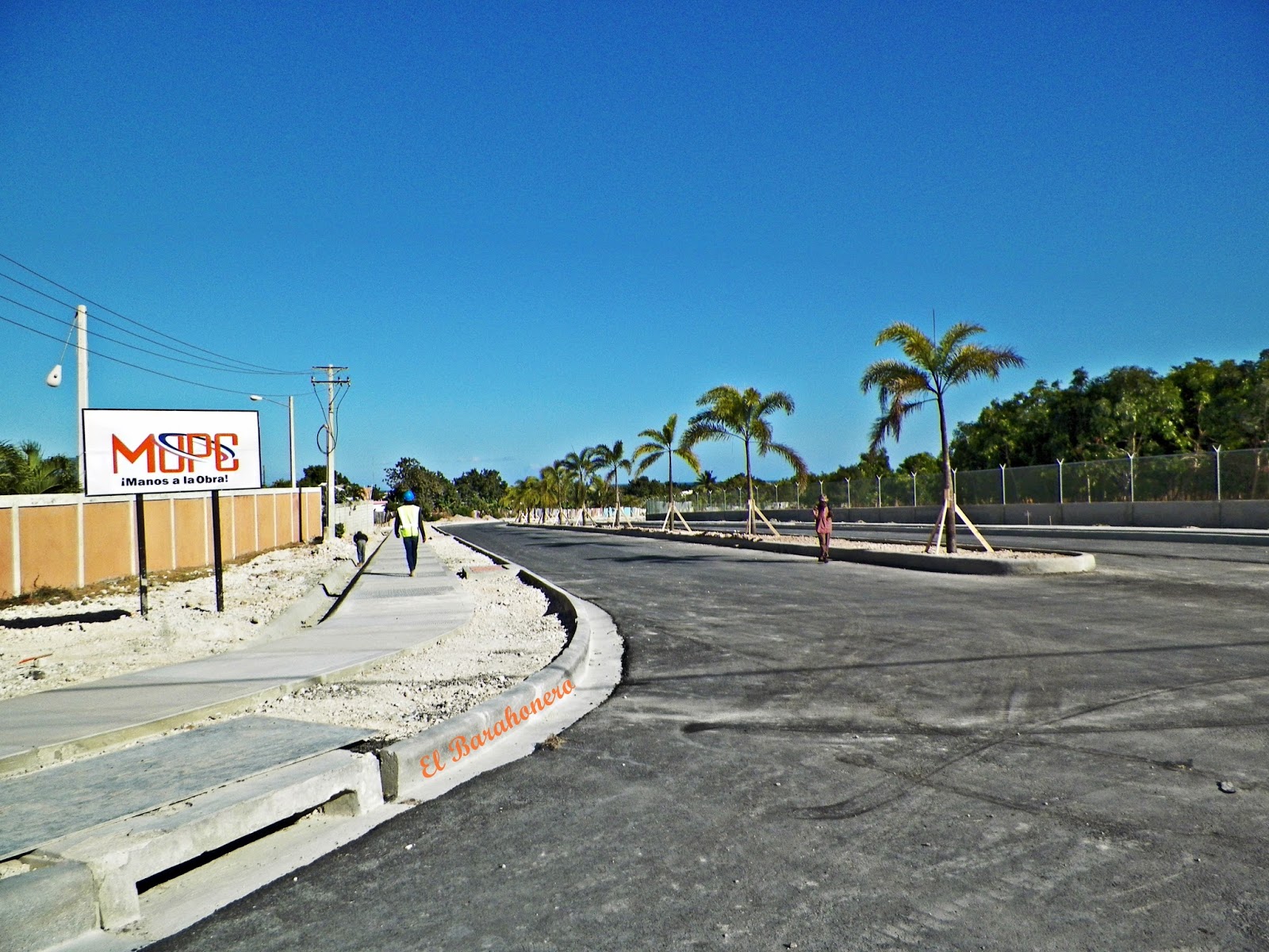 Construcción de avenida circunvalación en etapa final, BarahonaEl