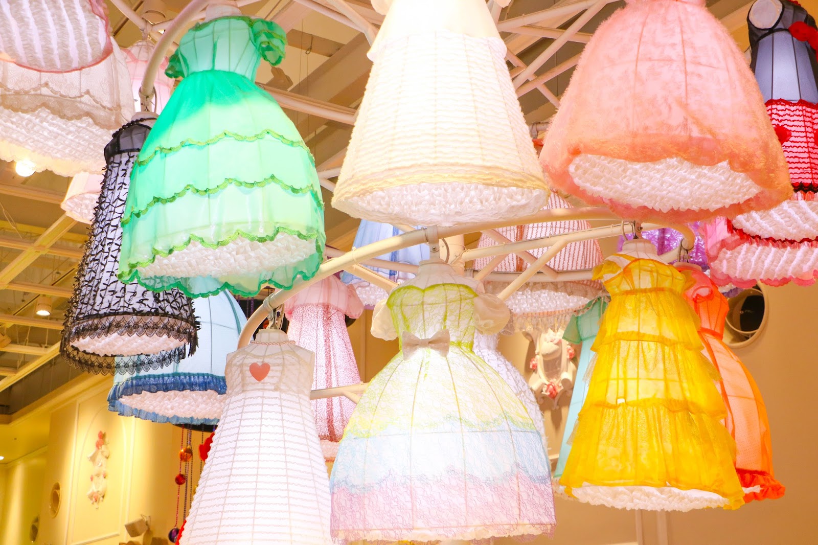 The Ultra kawaii Sanrio Puroland theme park is a must see in Tokyo! Click through for more info and photos