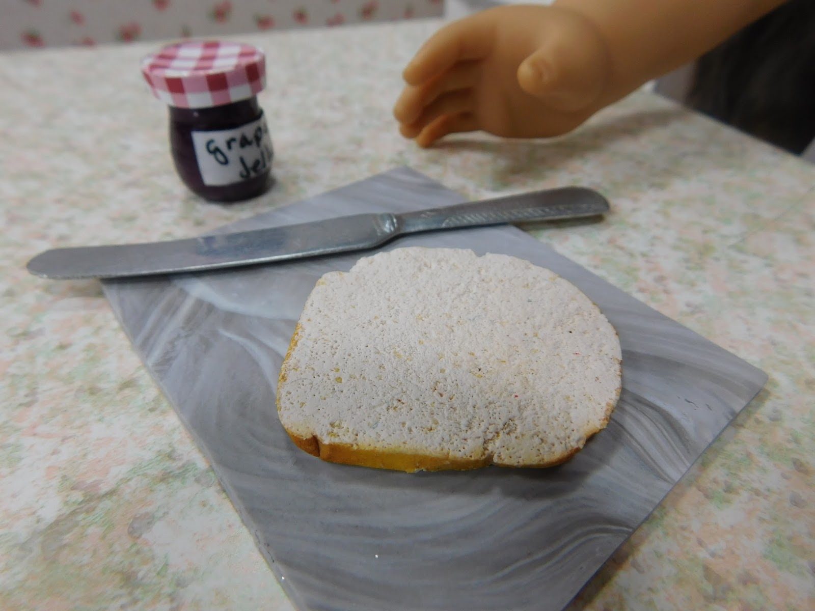 joanne's 18" dolls Doll Size Basic Bread