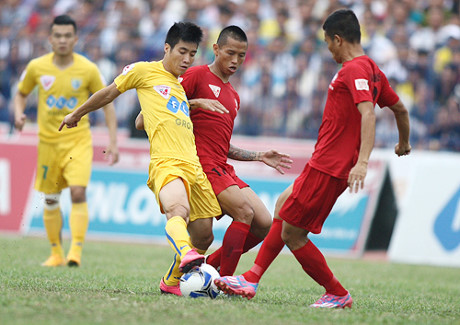 Thanh Hoa bai tran vi nguoi cu, mat vi tri thu hai V-League - Anh 2