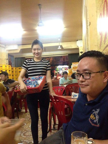 Co gai ban keo rong xinh dep o Hai Phong gay sot - Anh 3