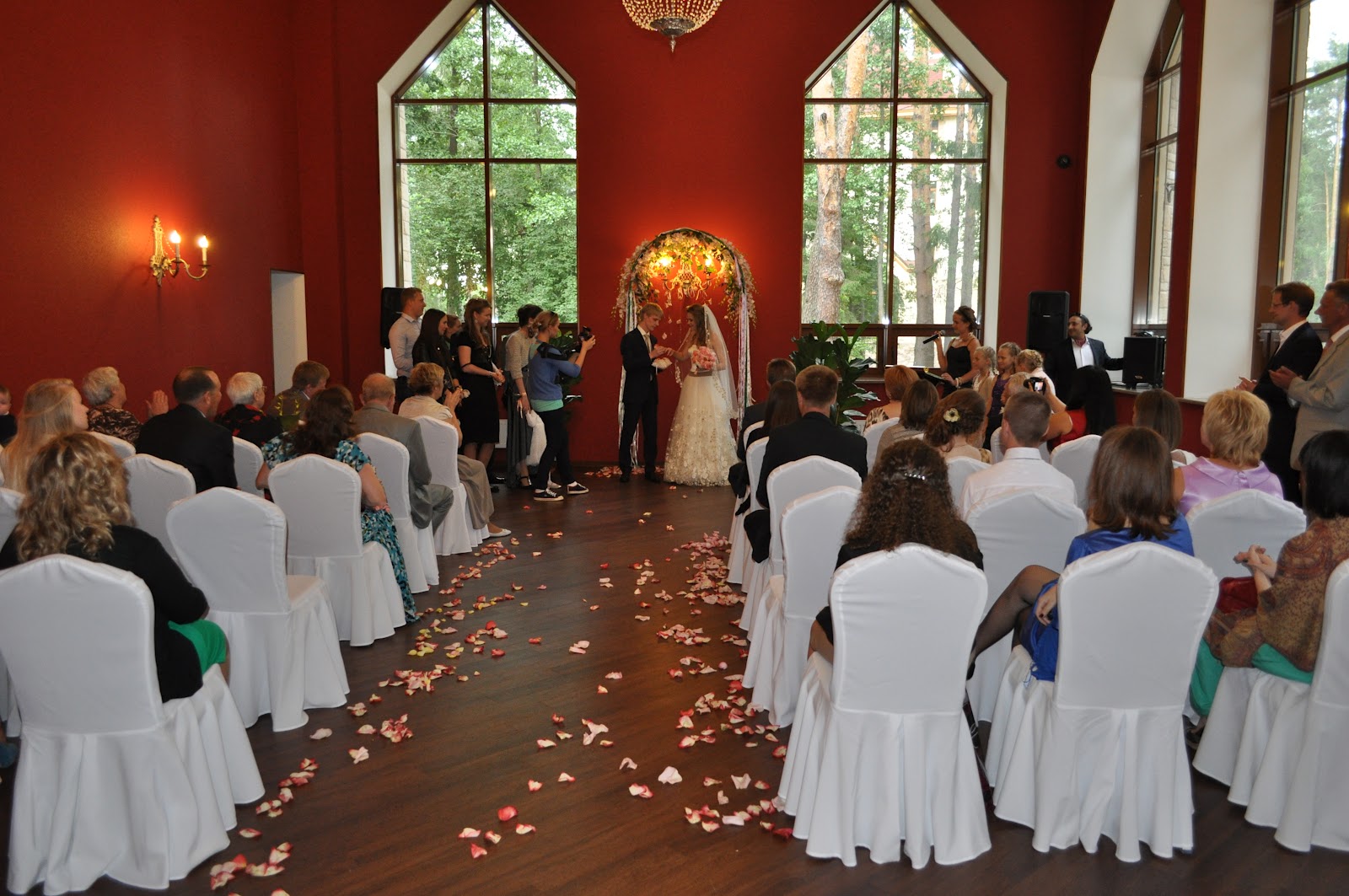 Конгресс-отель "Ареал": Задумались, где отпраздновать свадьбу ...