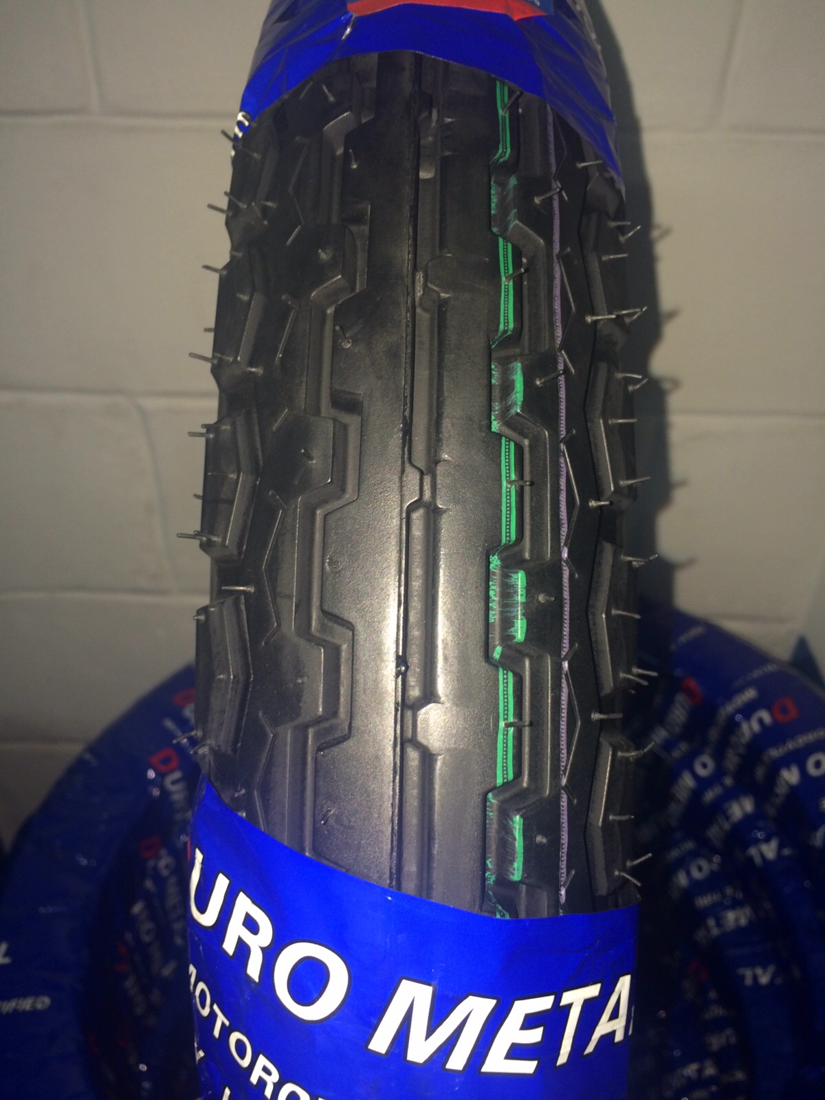 CAUCHOS,TRIPAS,RODAMIENTOS, ACCESORIOS PARA MOTOS Y MAS CAUCHOS