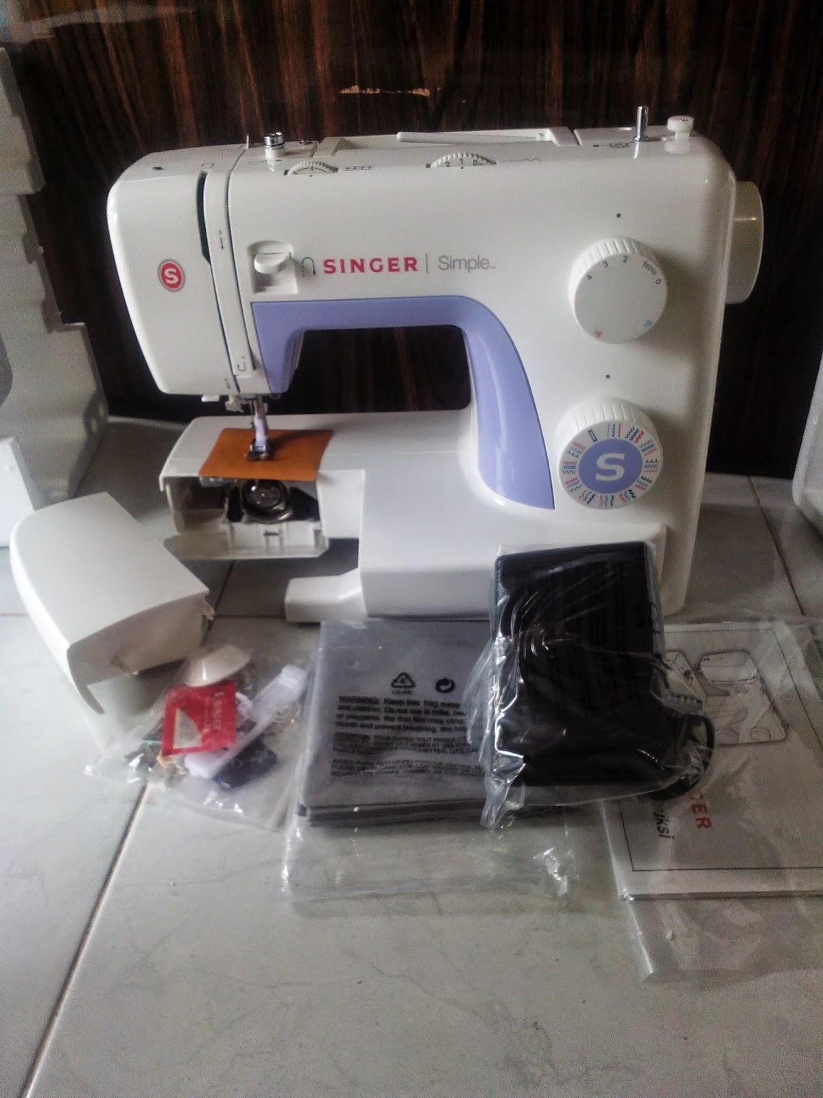 MESIN JAHIT PORTABLE SINGER 3232 MESIN JAHIT PORTABLE SINGER 3232