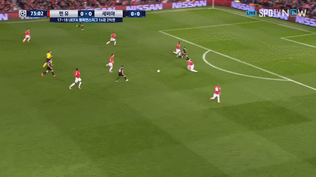벤 예데르 선제골.gif [인터풋볼] ‘결정력 실종’ 맨유, 안방서 세비야에 1-2 패...8강 좌절 굴욕 (움짤有)