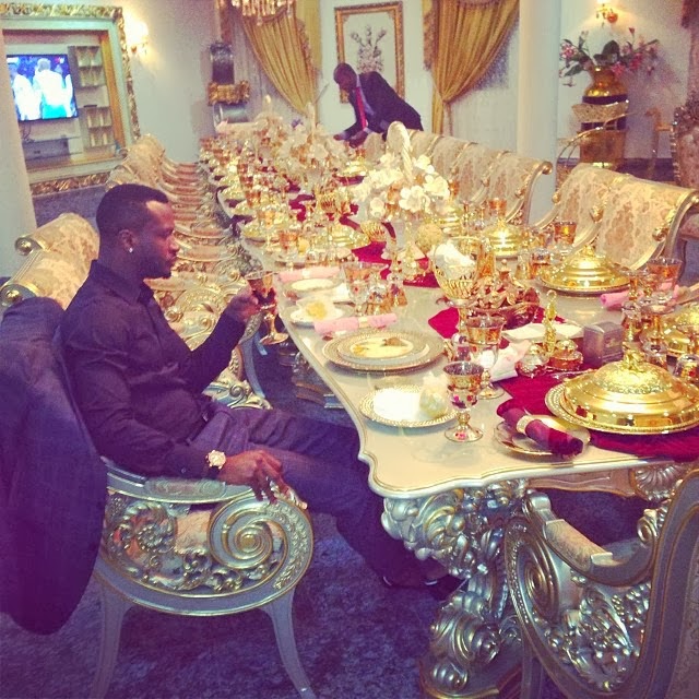 Entertainment WOW Popular Nigerian Musician in Presidential Villa