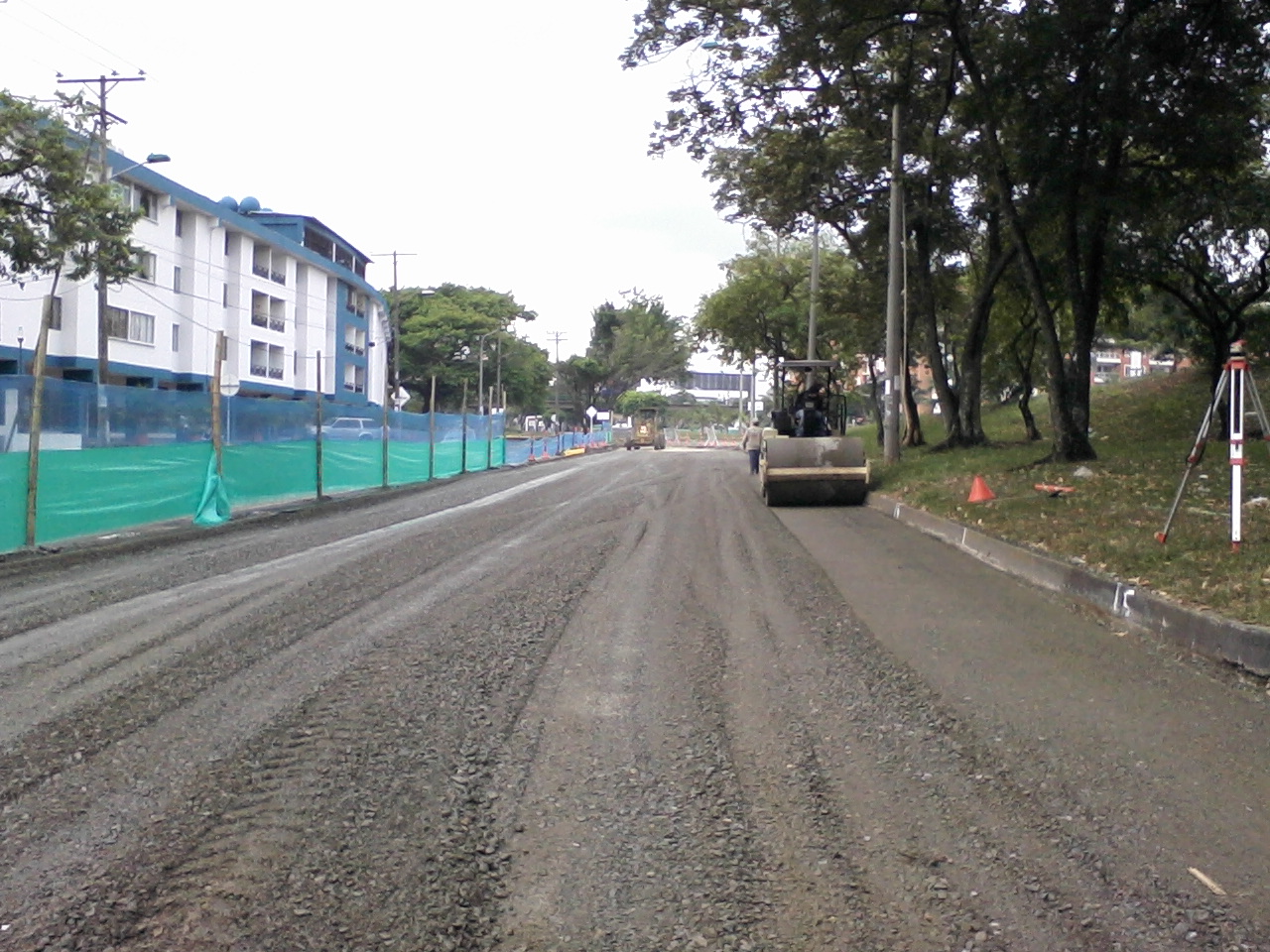 Mantenimiento Autopista sur: COLOCACION BASE GRANULAR