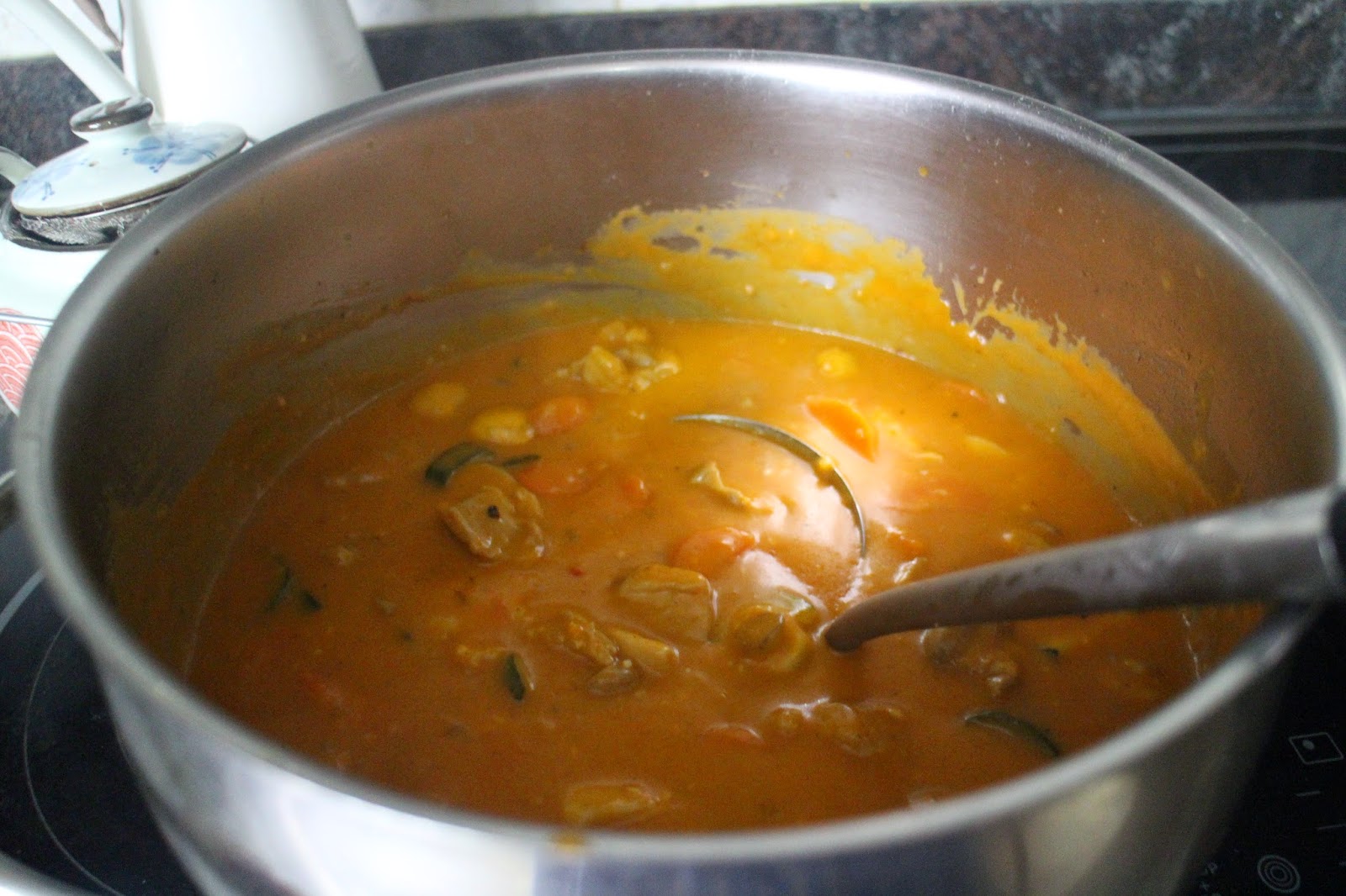 FABULA FOOD Taylor's Butter Chicken Simmer Sauce Review & Recipe