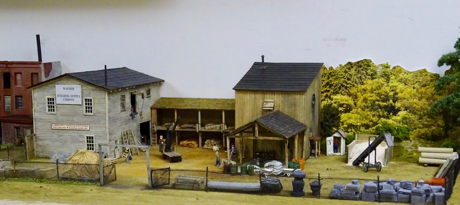 Model Railroad Minutiae Building supply company complete