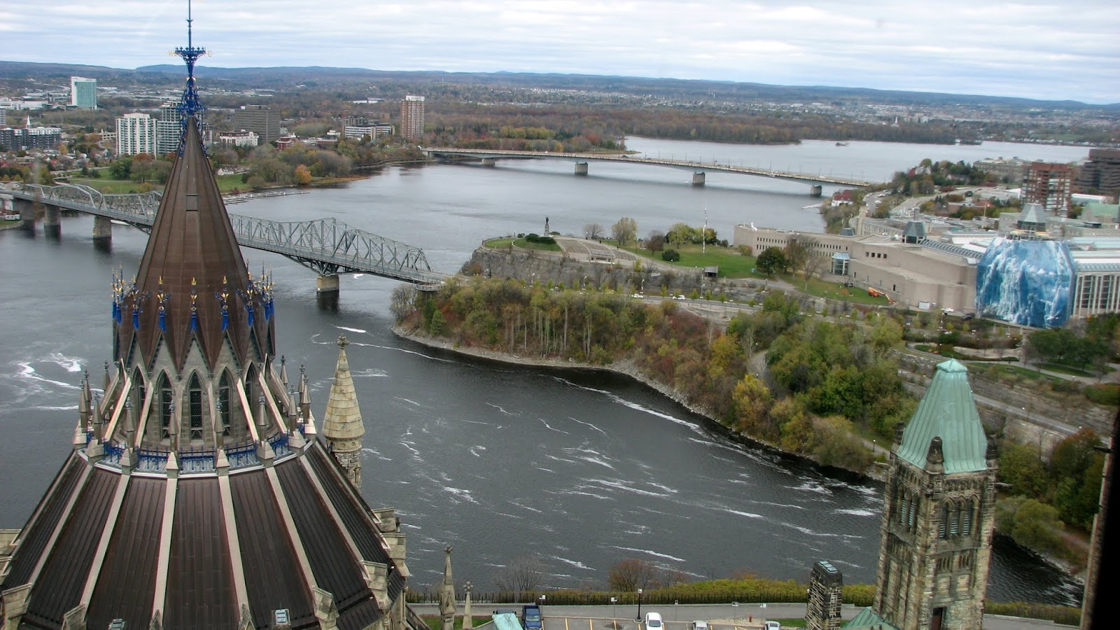 Zigzag de photos De la tour de la Paix