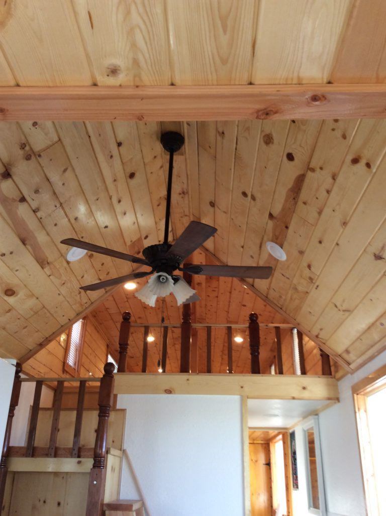 TINY HOUSE TOWN Klamath Falls Tiny House (410 Sq Ft)