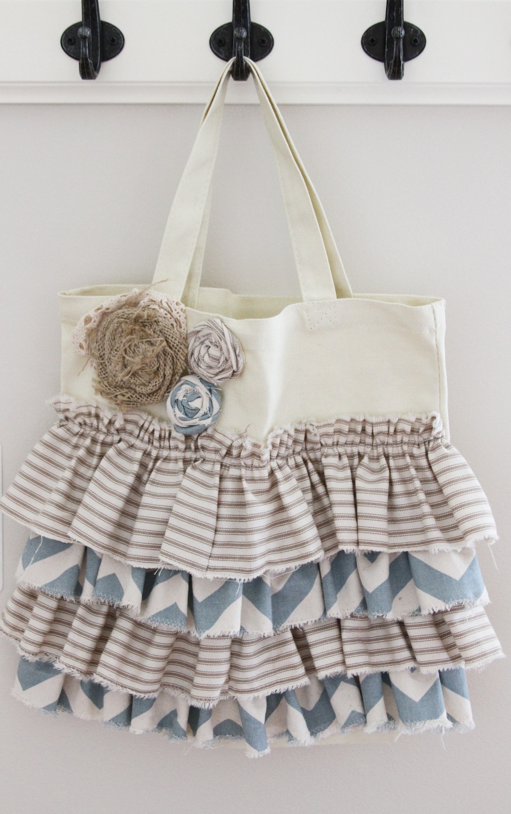 Ruffled Tote Tutorial by Blue Robin Cottage
