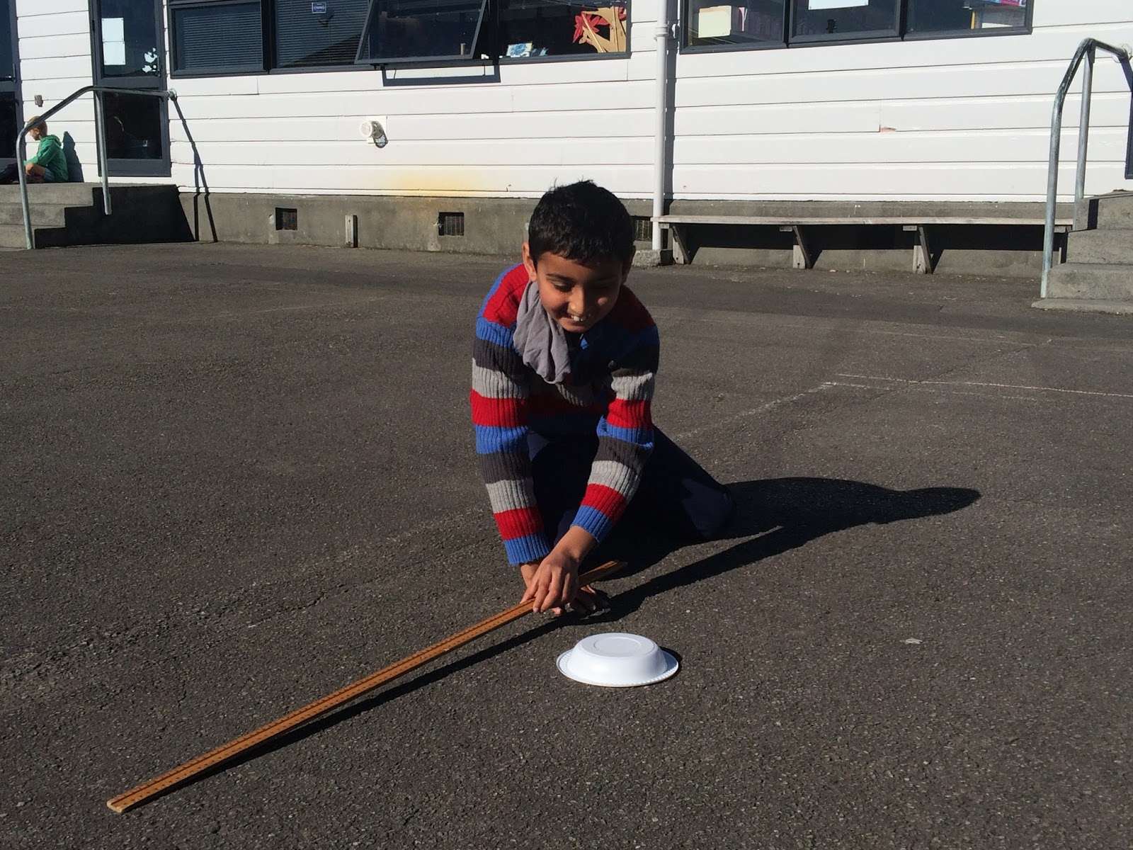 Weight of discus throw for male and female picture