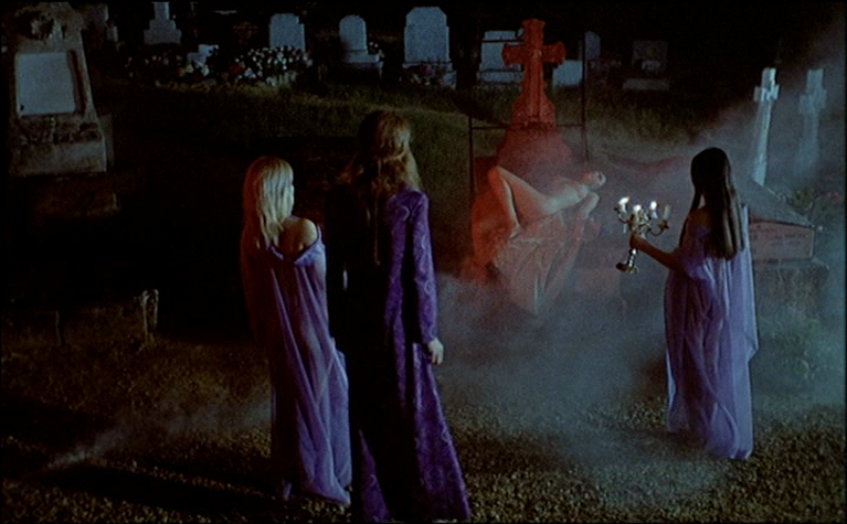 сандра жюльен калапути. дрожь вампиров / le frisson des vampires. изольда артемьева. дрожь вампиров / le frisson des vampires. дрожь вампиров фильм 1971.