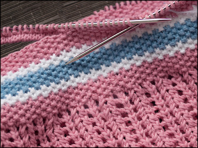 Bring Your Own Bag knitting pattern by Moira Ravenscroft, Wyndlestraw Designs