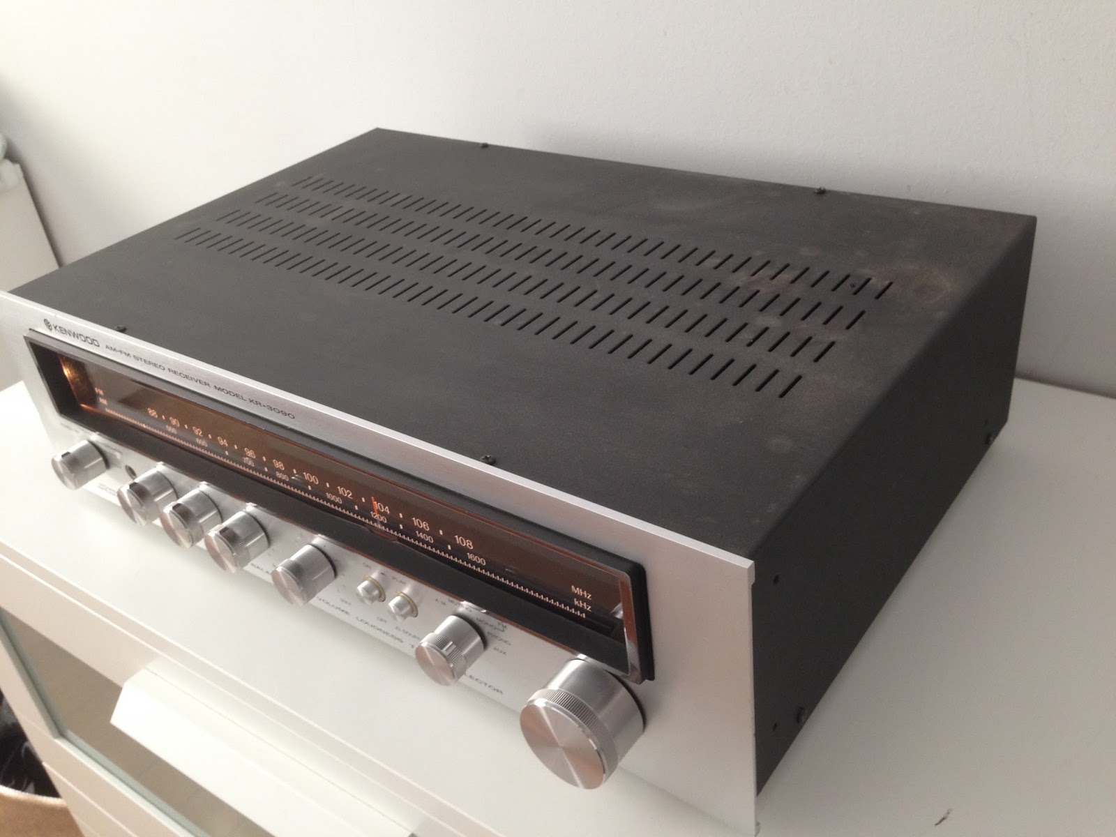 Vintage Stereo Guy Kenwood KR3090 AM/FM Stereo Receiver (197879)