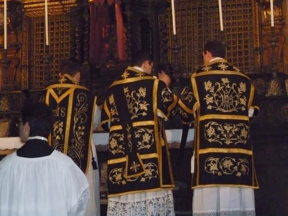 Chiesa e post concilio La FSSPX rilancia il rito ambrosiano antico! Chiesa e post concilio La FSSPX rilancia il rito ambrosiano antico!