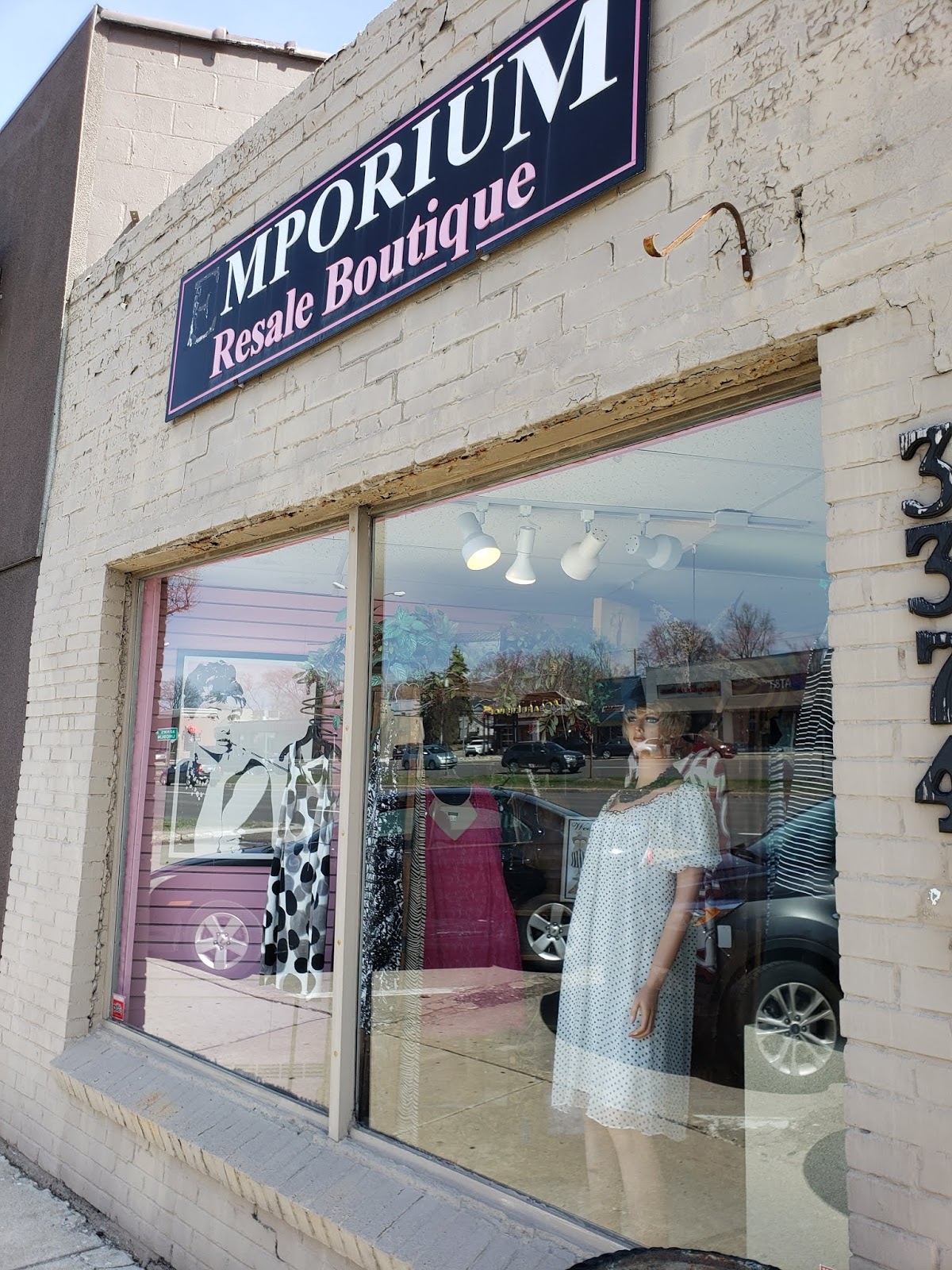 Hip In Detroit What's Up With All of Those Resale Shops on Woodward?