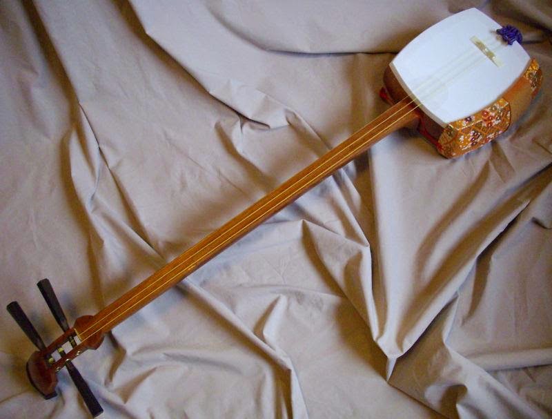 Instruments Tsukiko Shamisen