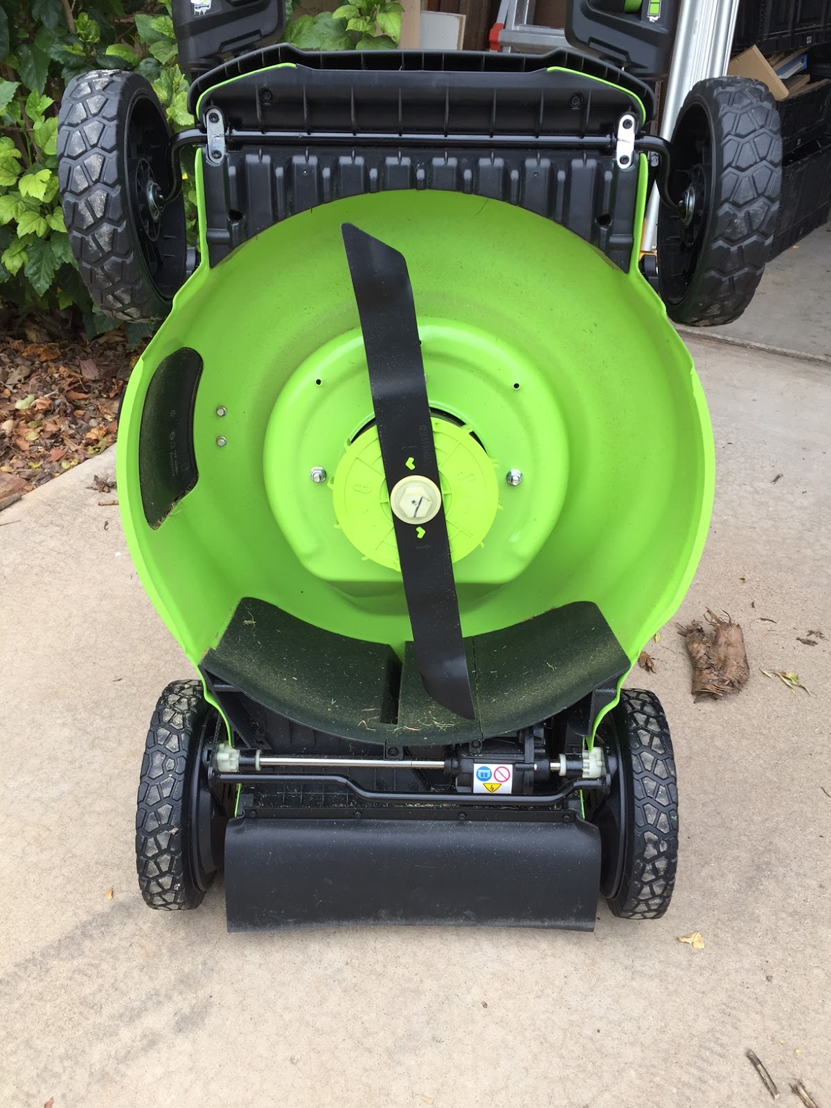 Renaissance Dad: Renaissance Dad Product Test: GreenWorks 60V Self