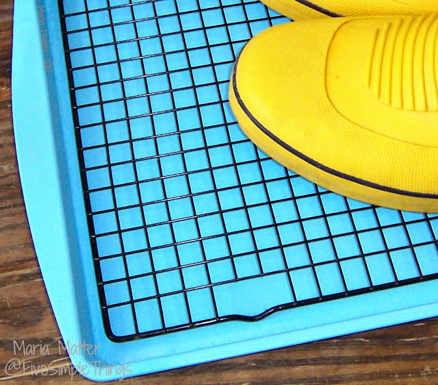 Five Simple Things From Cookies to Muddy Boots DIY Drying Rack