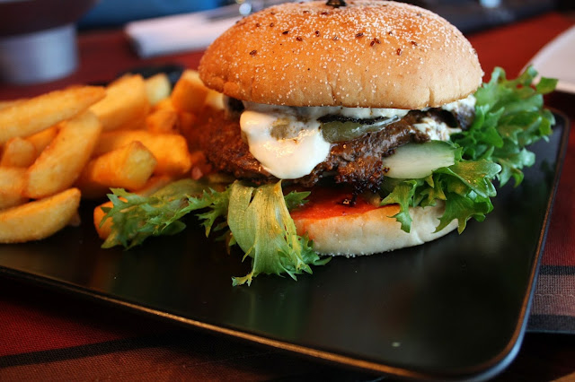 ravintola sohwi jyväskylä hampurilaistesti mallaspulla blogi giant burger