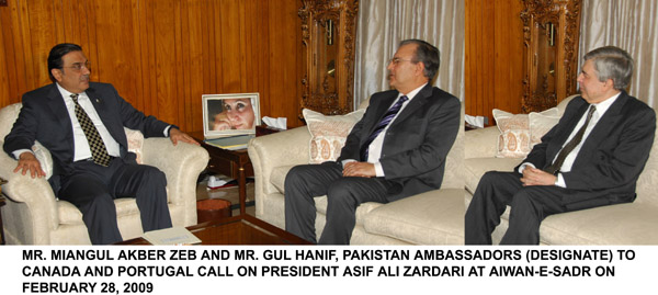 السفير الباكستاني يقدم أوراق اعتماده للحاكم العام لكندا أردو بوینت