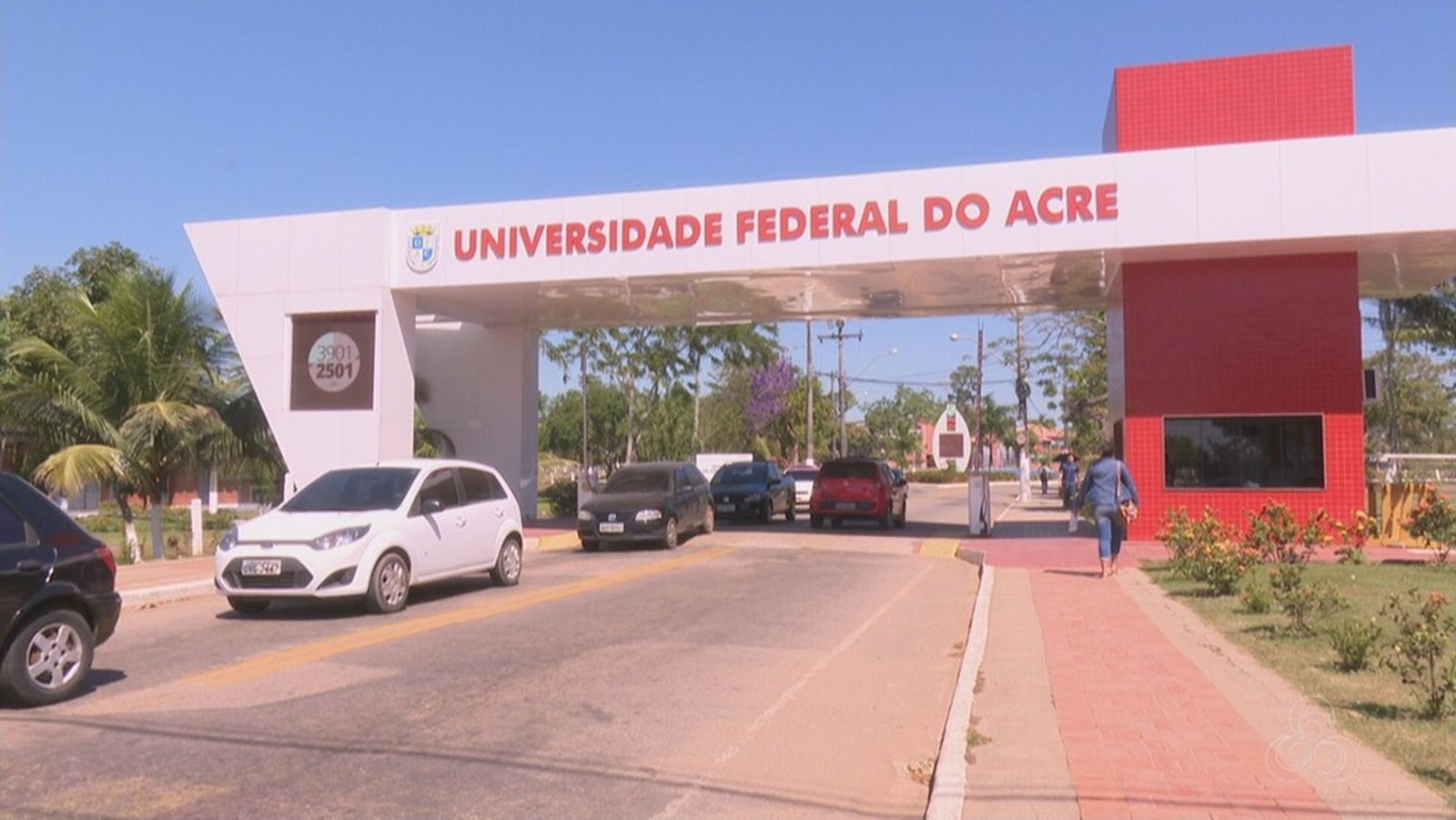 Universidade do Acre investiga professor após denúncia de homofobia em sala de aula Universidade do Acre investiga professor após denúncia de homofobia em sala de aula